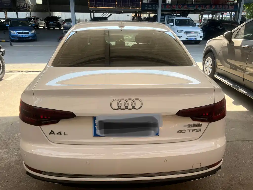 Audi A4L 2018