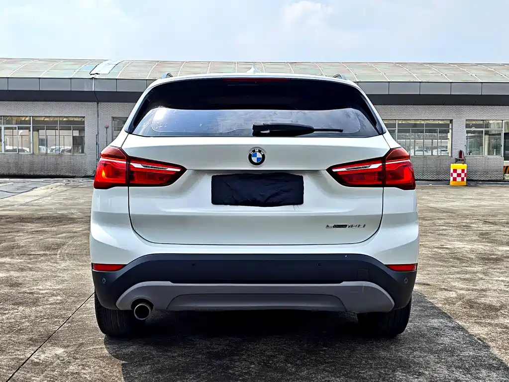BMW X1 2018 — фото 14