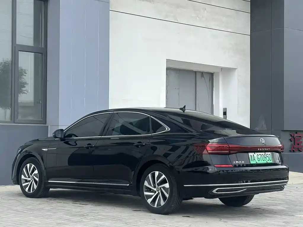 Volkswagen Passat PHEV 2024 — фото 9