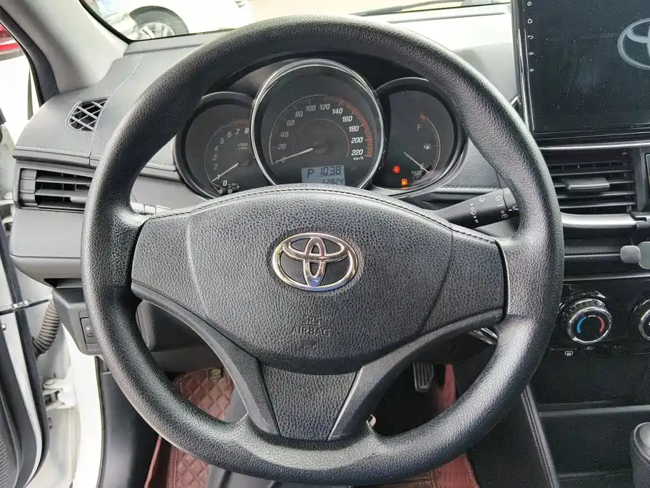 Toyota Yaris L 2020 — фото 15