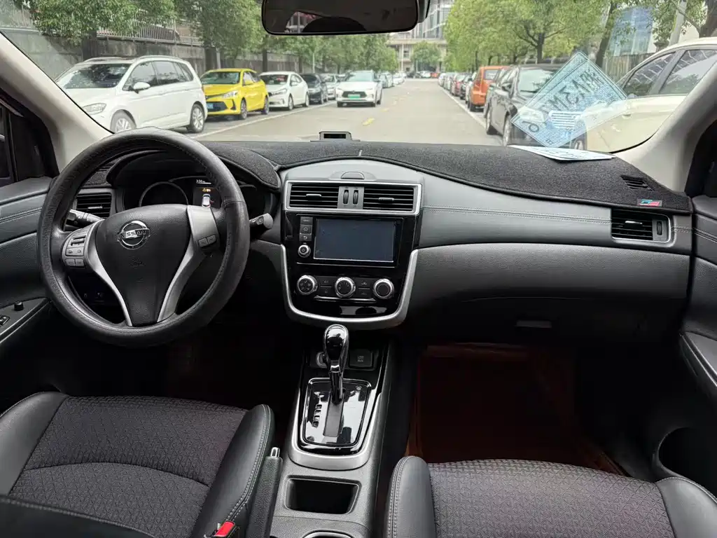 Nissan Tiida 2016
