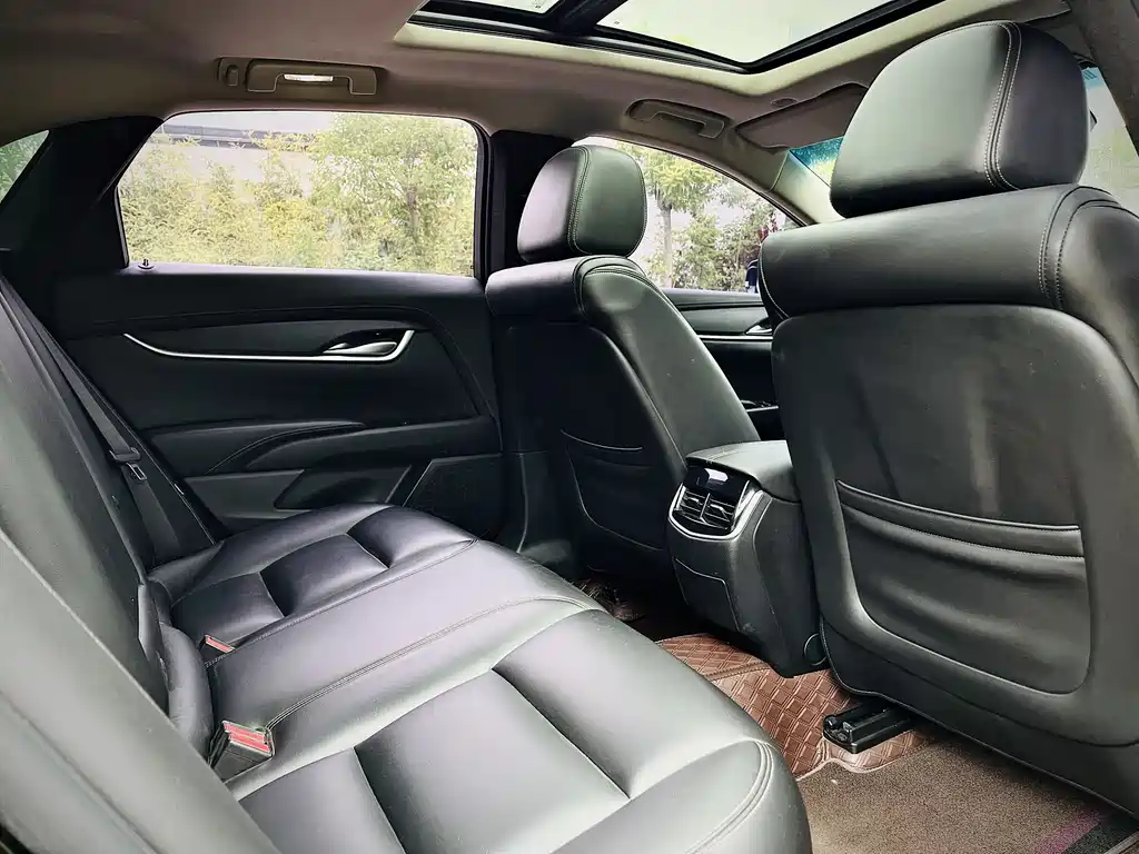 Cadillac XTS 2018 — фото 16