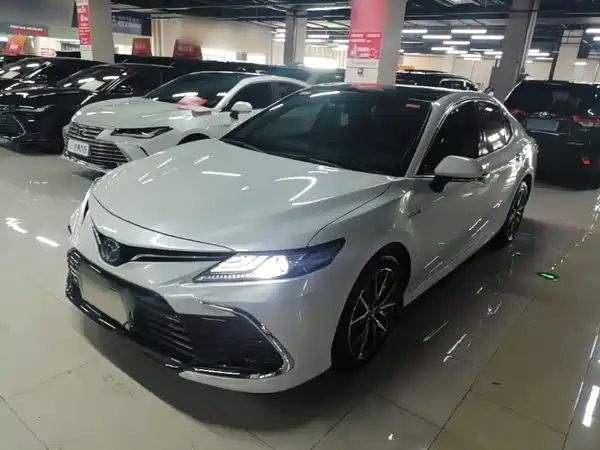 Toyota Camry 2021