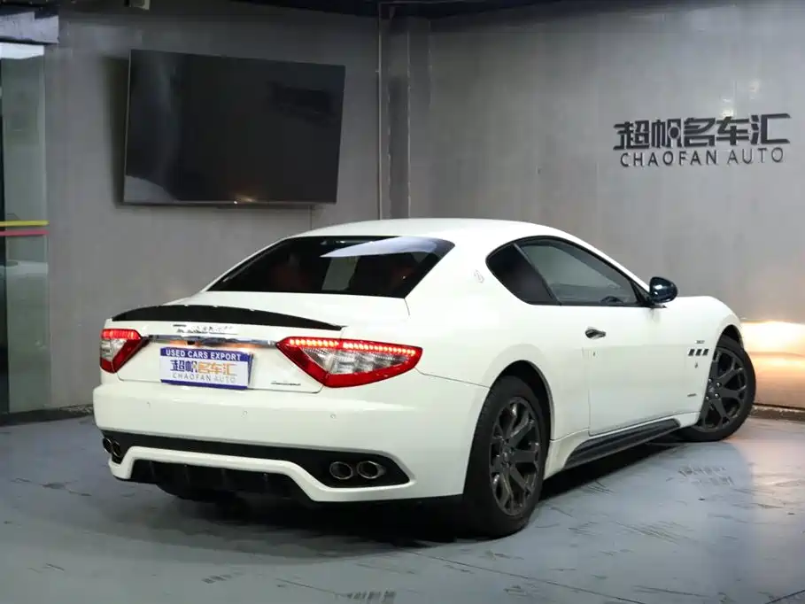 Maserati GranTurismo 2018 — фото 5