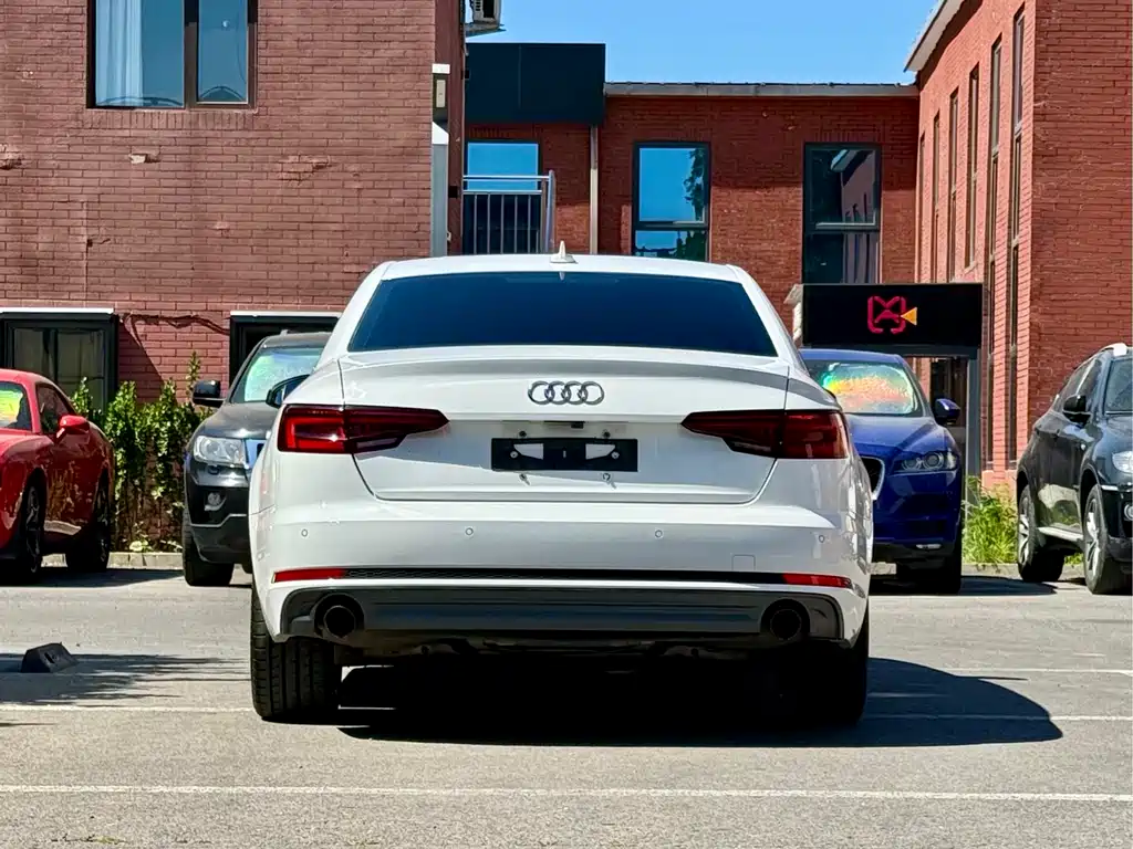 Audi A4L 2019