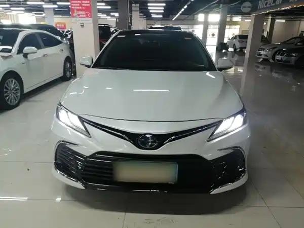 Toyota Camry 2021