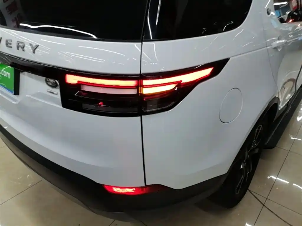 Land Rover Discovery 2019 — фото 8