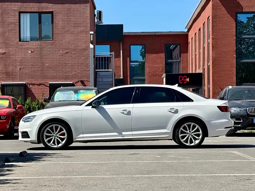 Audi A4L 2019
