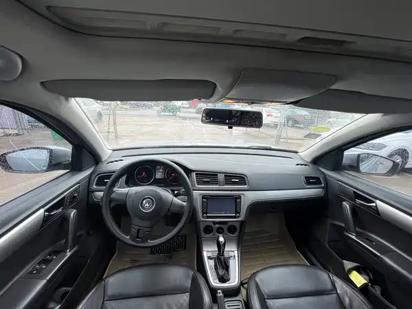 Volkswagen Lavida 2013