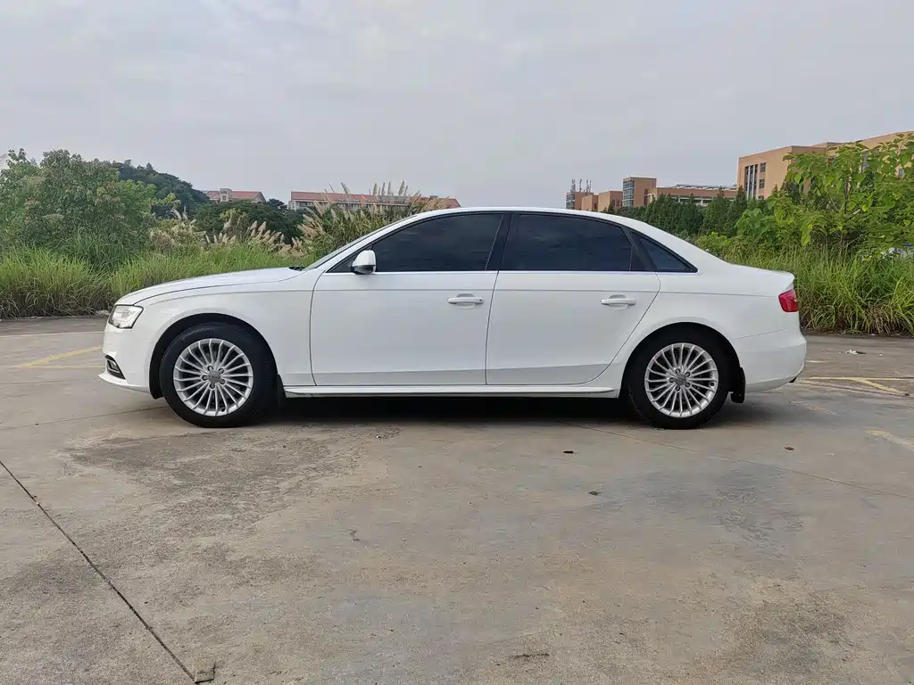 Audi A4L 2014