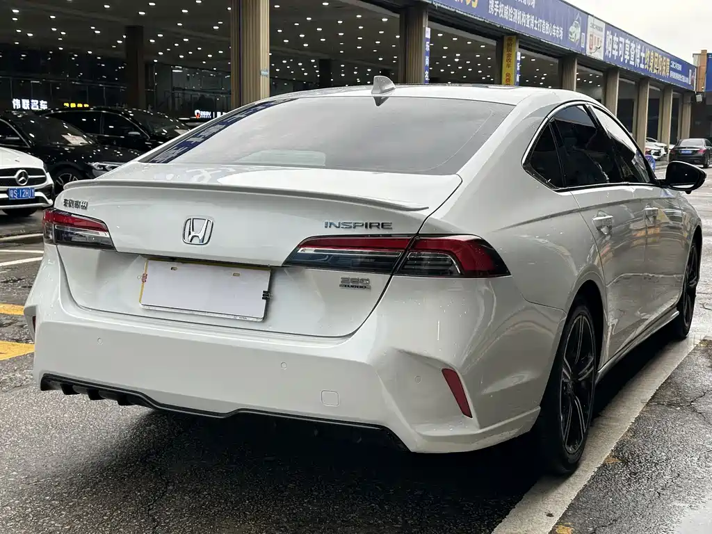 Honda Inspire 2024 — фото 12