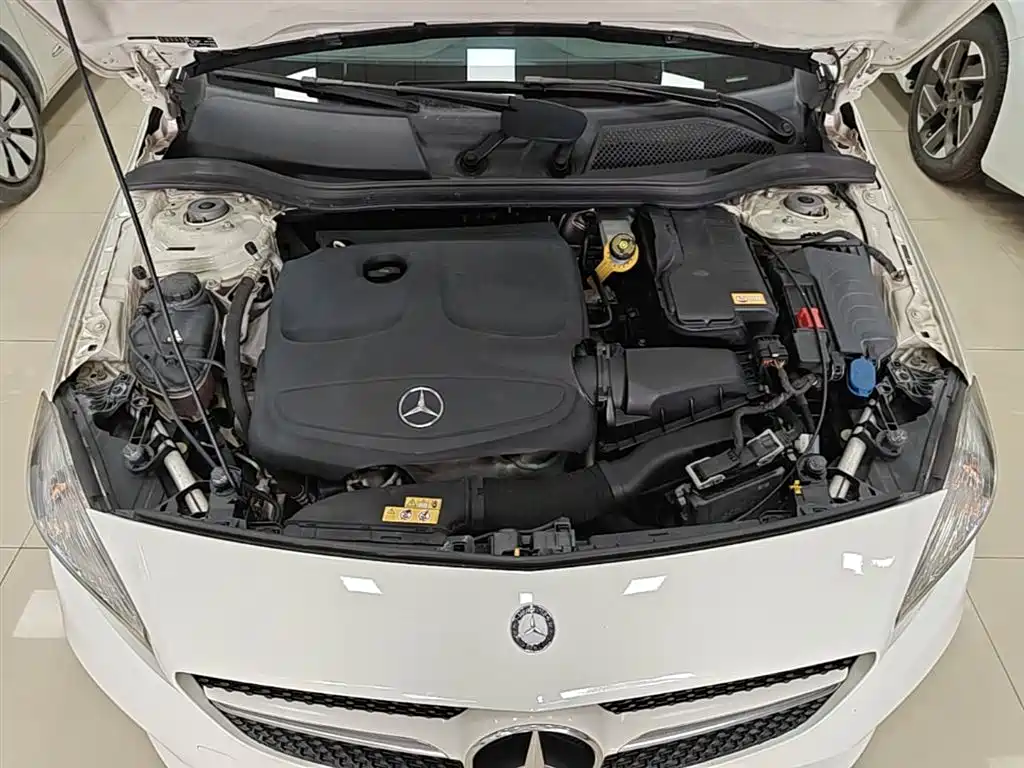 Mercedes-Benz A-Class 2016 — фото 20