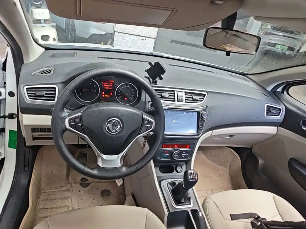 Dongfeng Fengshen L60 2016 — фото 10