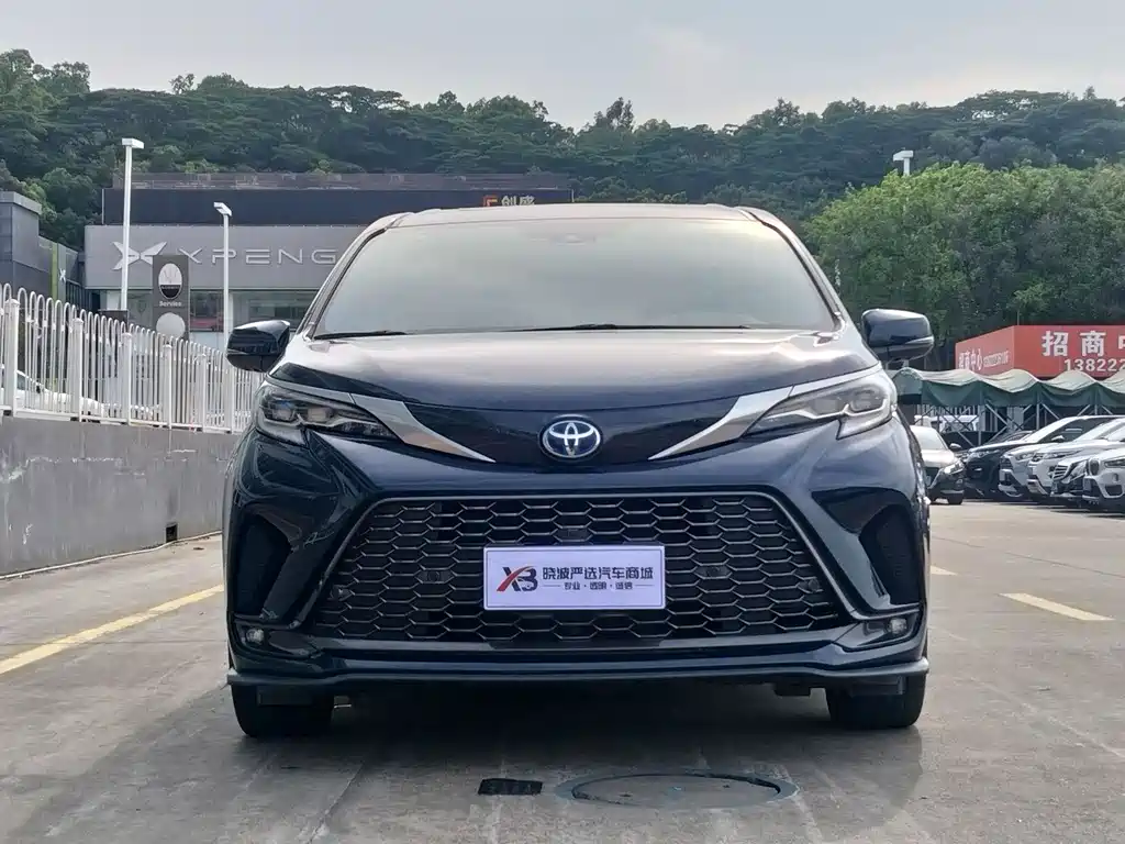 Toyota Granvia 2023