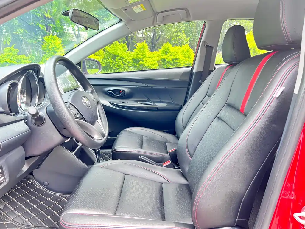 Toyota Yaris L 2022 — фото 11