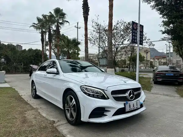 Mercedes-Benz C-Class 2019