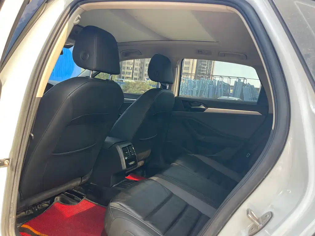 Volkswagen Sagitar 2021
