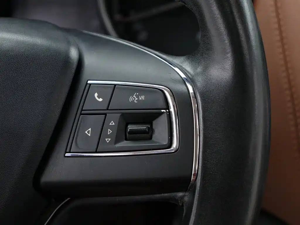 Maserati Levante 2018 — фото 16