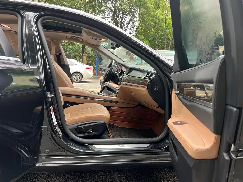 BMW 7 Series 2014 — фото 17