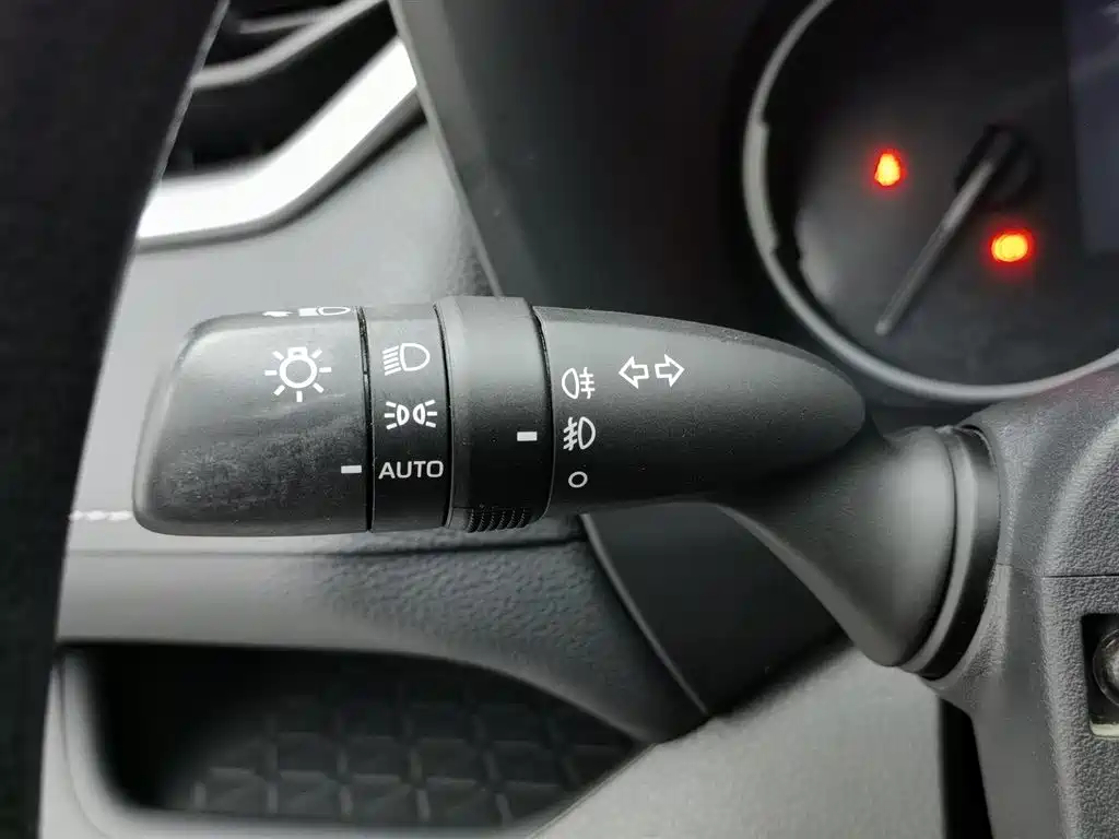 Toyota RAV4 2021 — фото 21