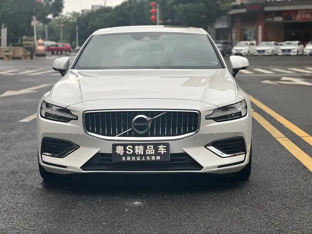 Volvo S60 2021 — фото 2