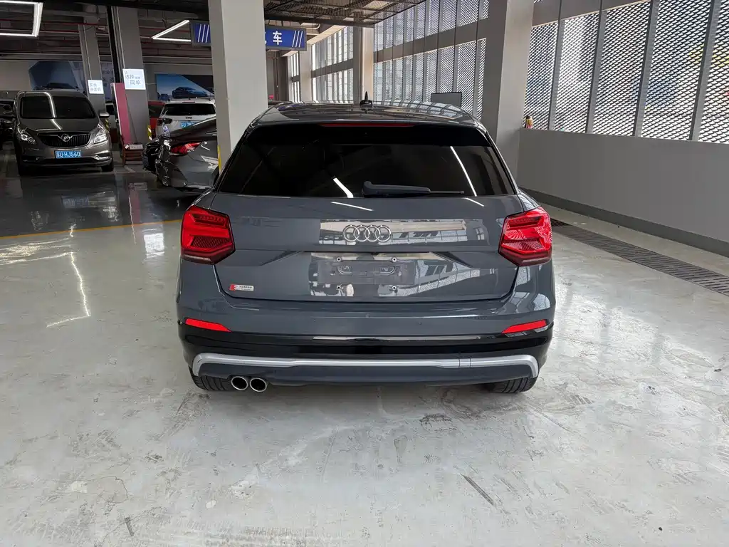 Audi Q2L 2020