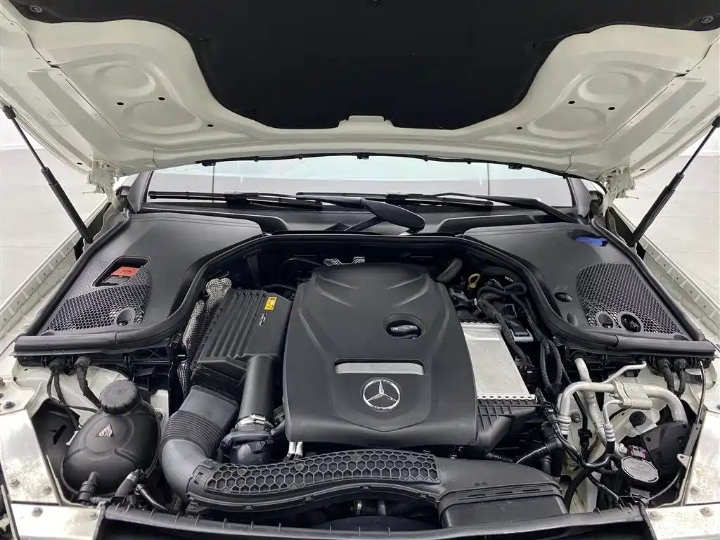 Mercedes-Benz E-Class 2018 — фото 24