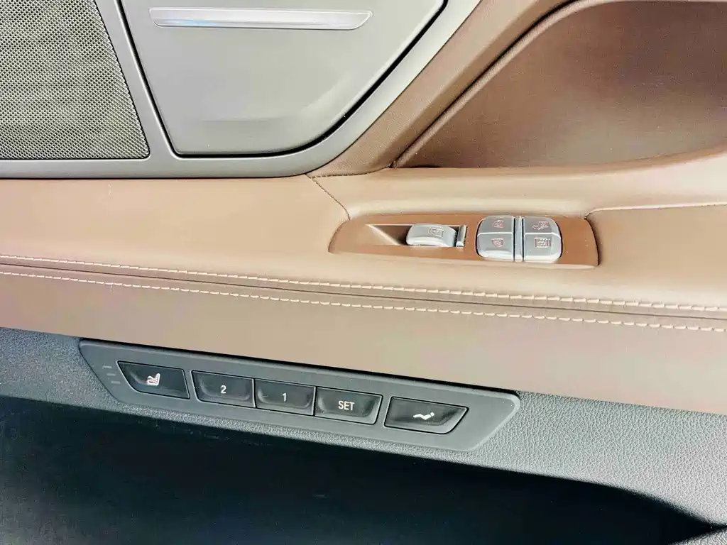 BMW 7 Series 2018 — фото 19