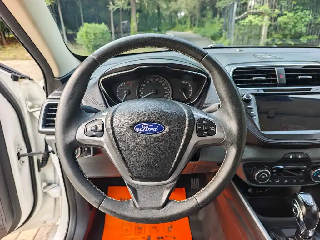 Ford Forrest 2018 — фото 18