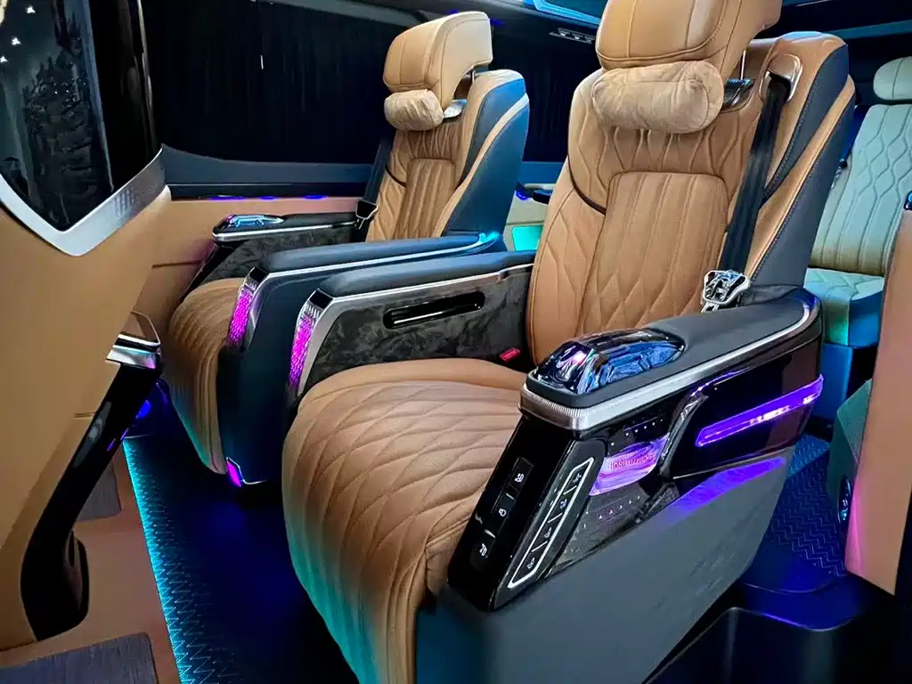Toyota Hiace — фото 5