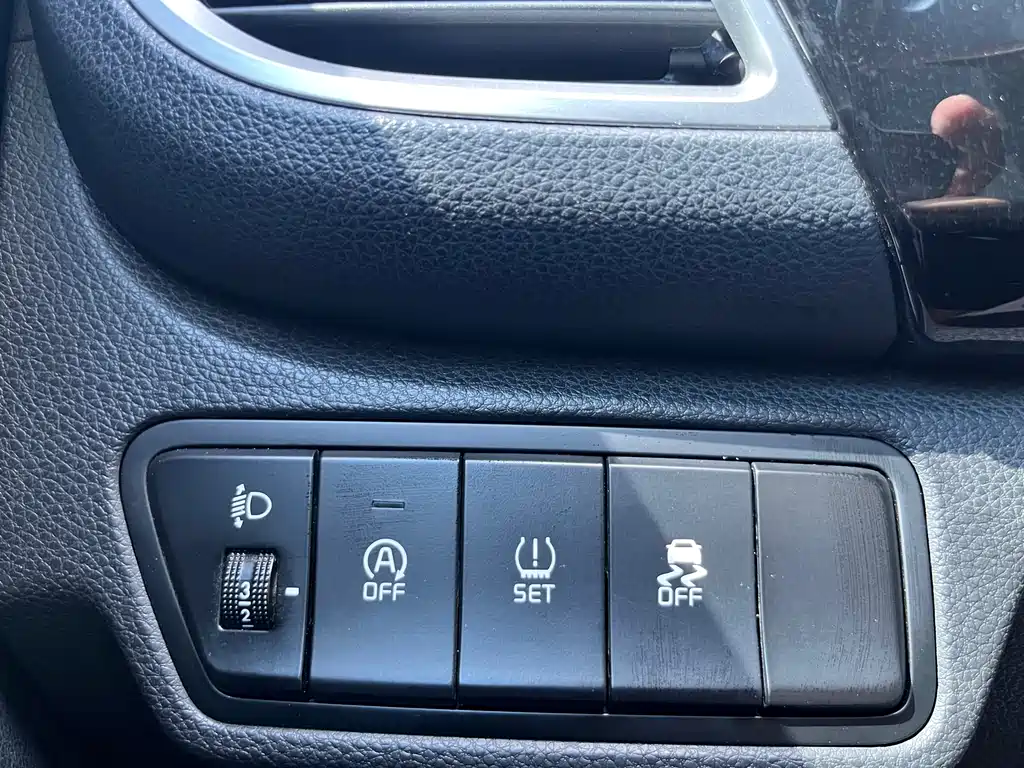 Kia KX3 2022 — фото 12