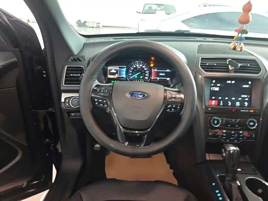 Ford Explorer 2018 — фото 11