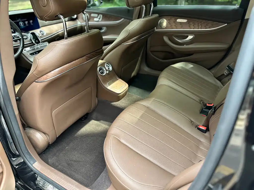 Mercedes-Benz E-Class 2023 — фото 14