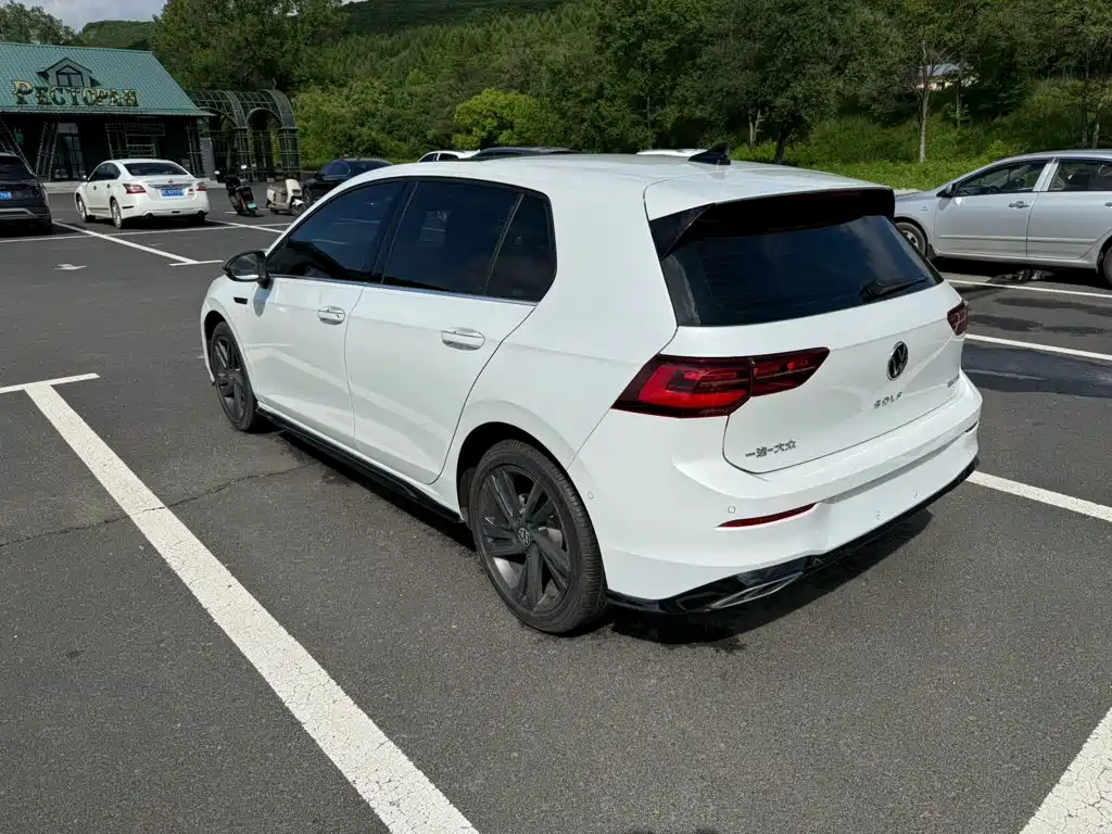 Volkswagen Golf 2023