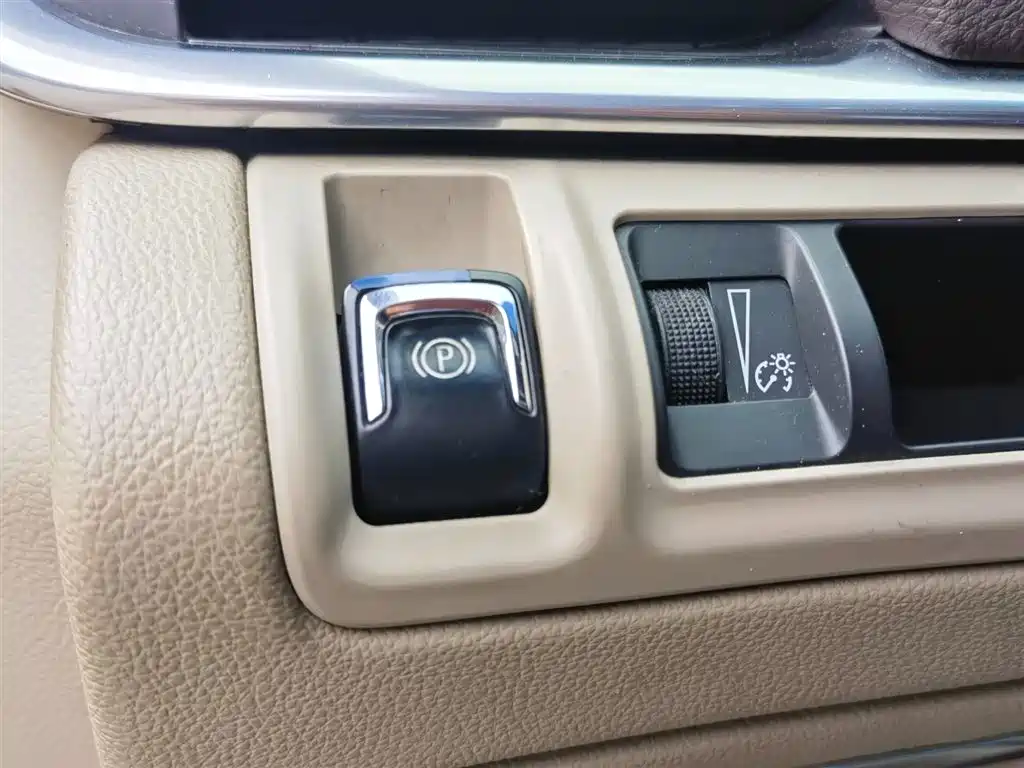 Cadillac XTS 2014 — фото 23