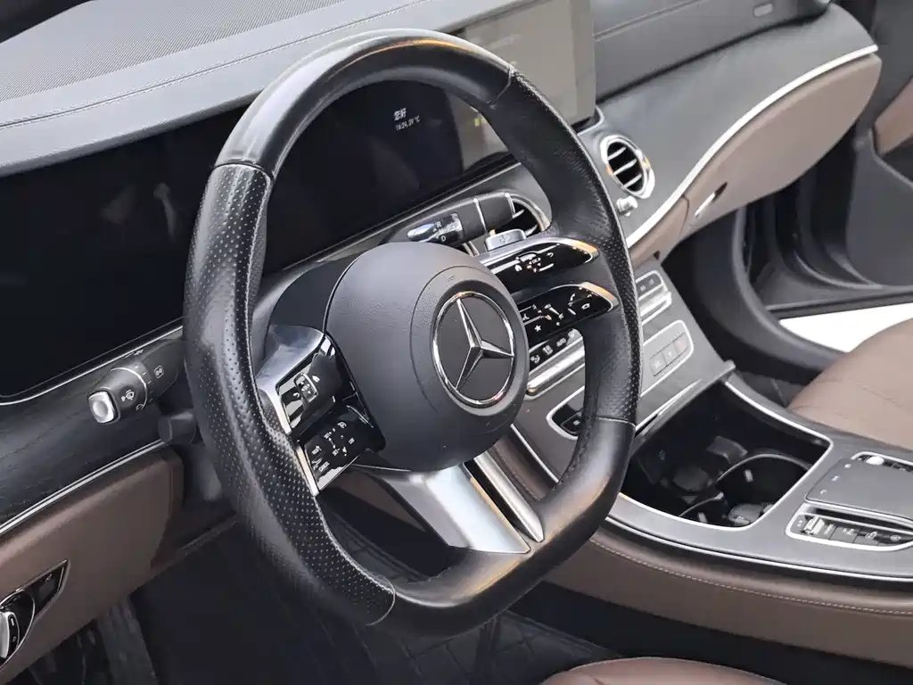 Mercedes-Benz E-Class 2023 — фото 9