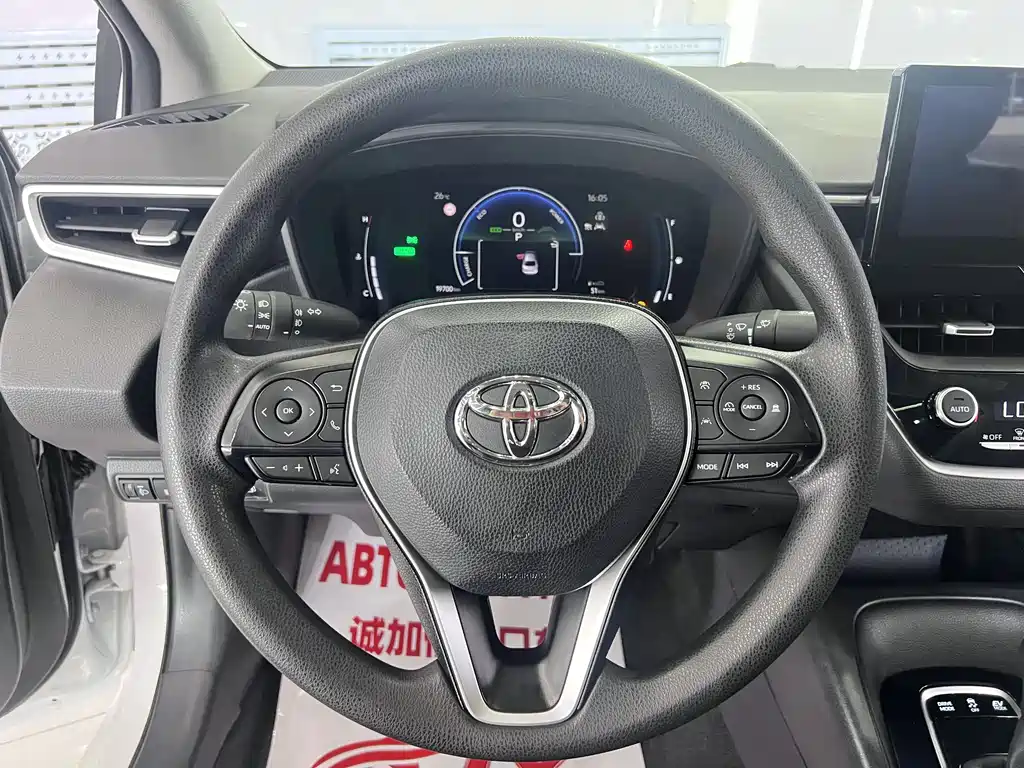 Toyota Corolla 2023 — фото 11