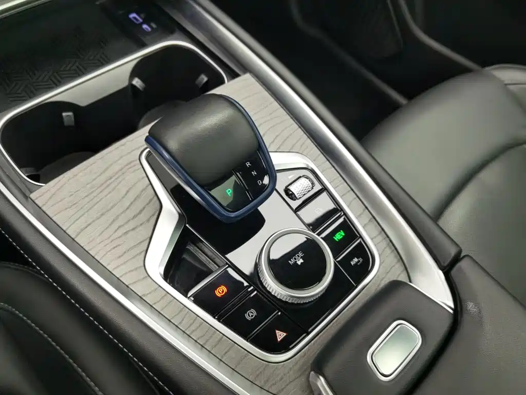 Chery Tiggo 8 PRO New Energy 2023 — фото 13