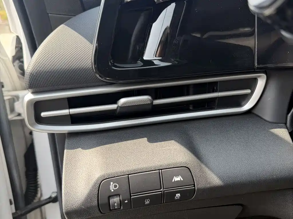 Hyundai Elantra 2021 — фото 13