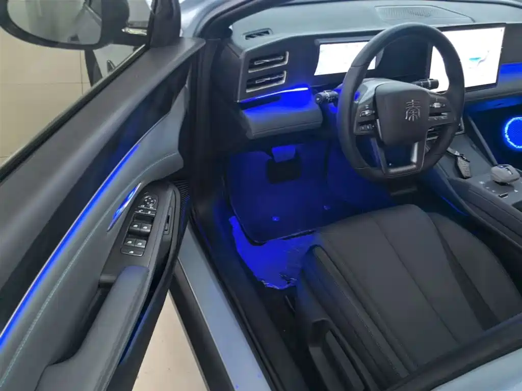 BYD Qin L 2025 — фото 16