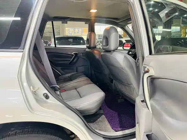 Toyota RAV4 2004