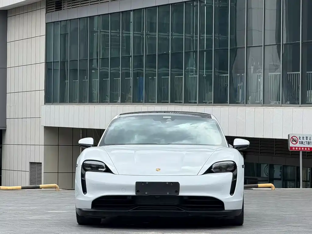 Porsche Taycan 2020