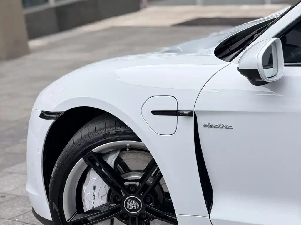 Porsche Taycan 2020