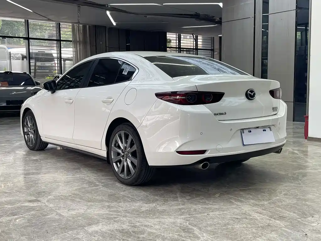 Mazda 3 Axela 2023