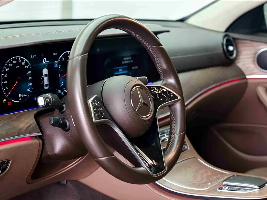Mercedes-Benz E-Class 2023 — фото 22