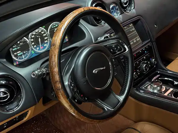 Jaguar XJ 2012