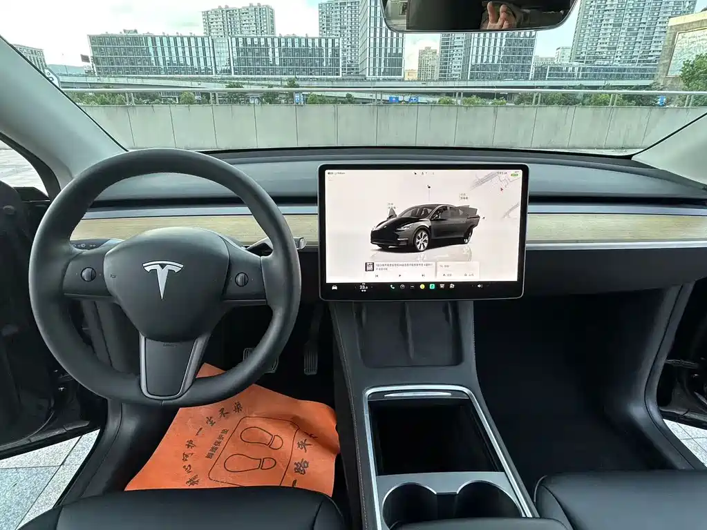 Tesla Model Y 2023 — фото 15