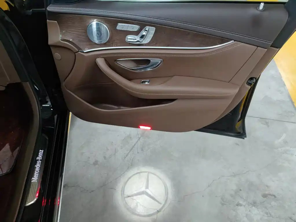 Mercedes-Benz E-Class 2020 — фото 11