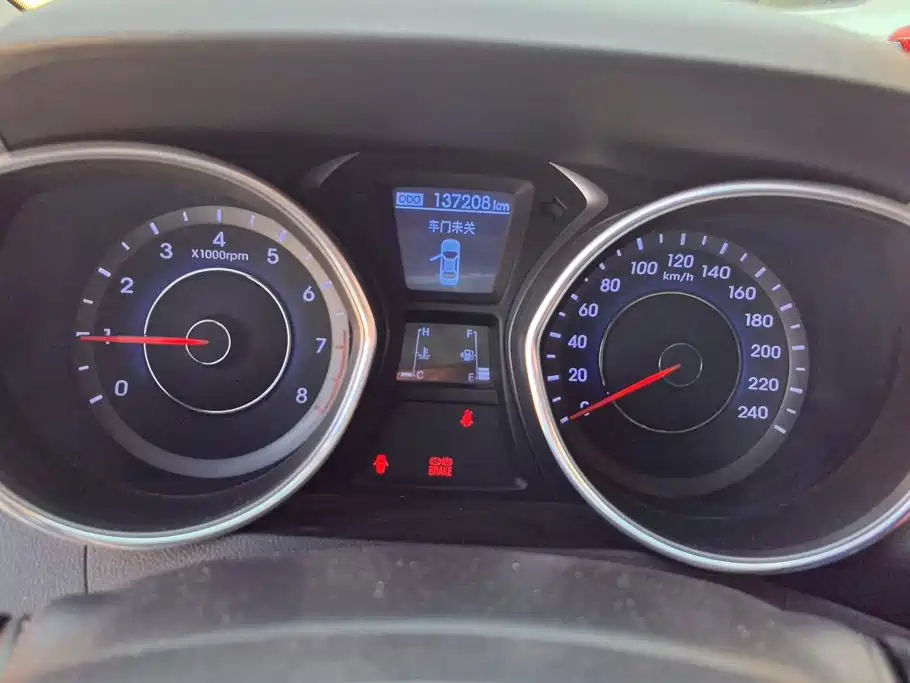 Hyundai Elantra 2013 — фото 14