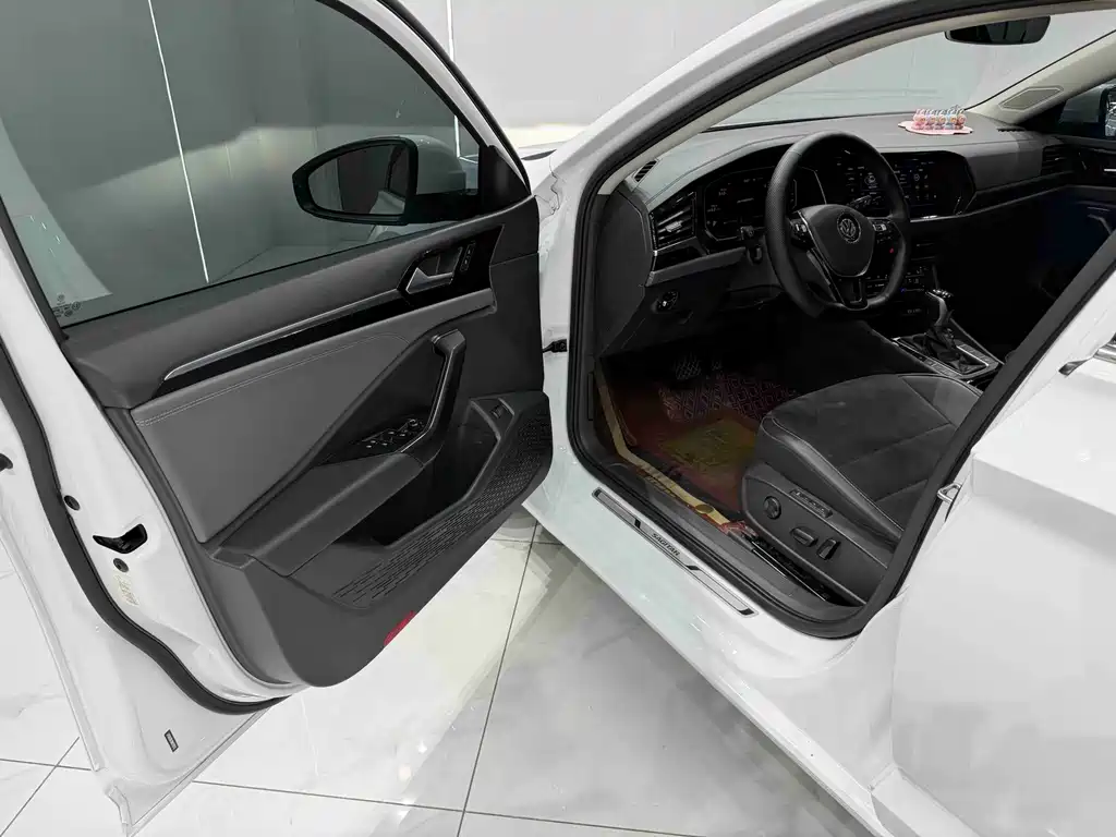 Volkswagen Sagitar 2022